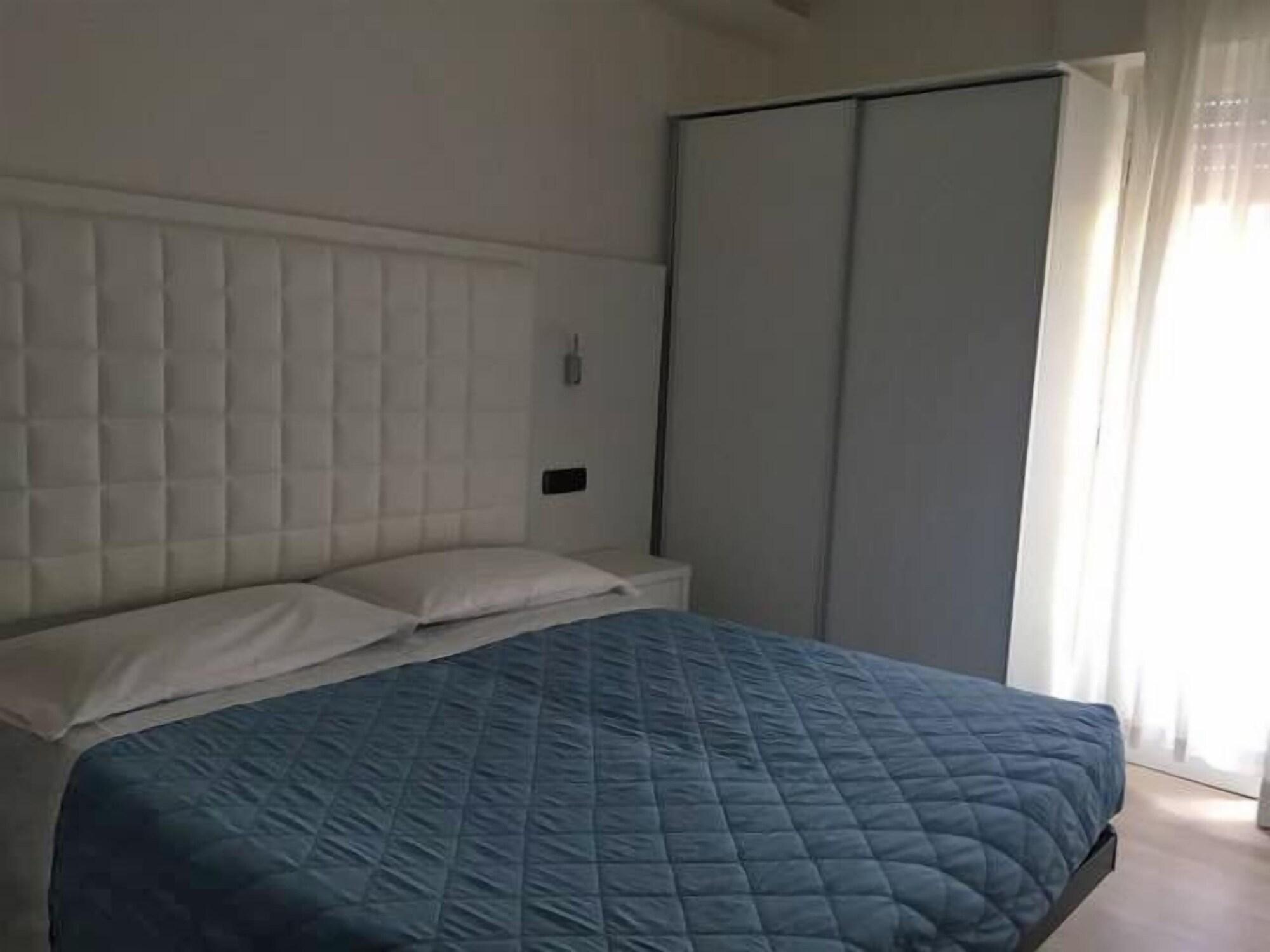 Hotel Saint Tropez Riccione Kültér fotó