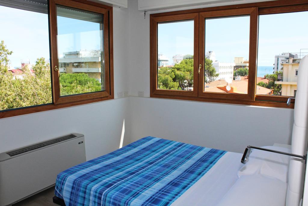 Hotel Saint Tropez Riccione Kültér fotó