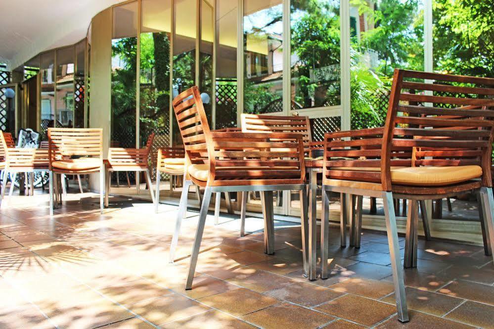 Hotel Saint Tropez Riccione Kültér fotó