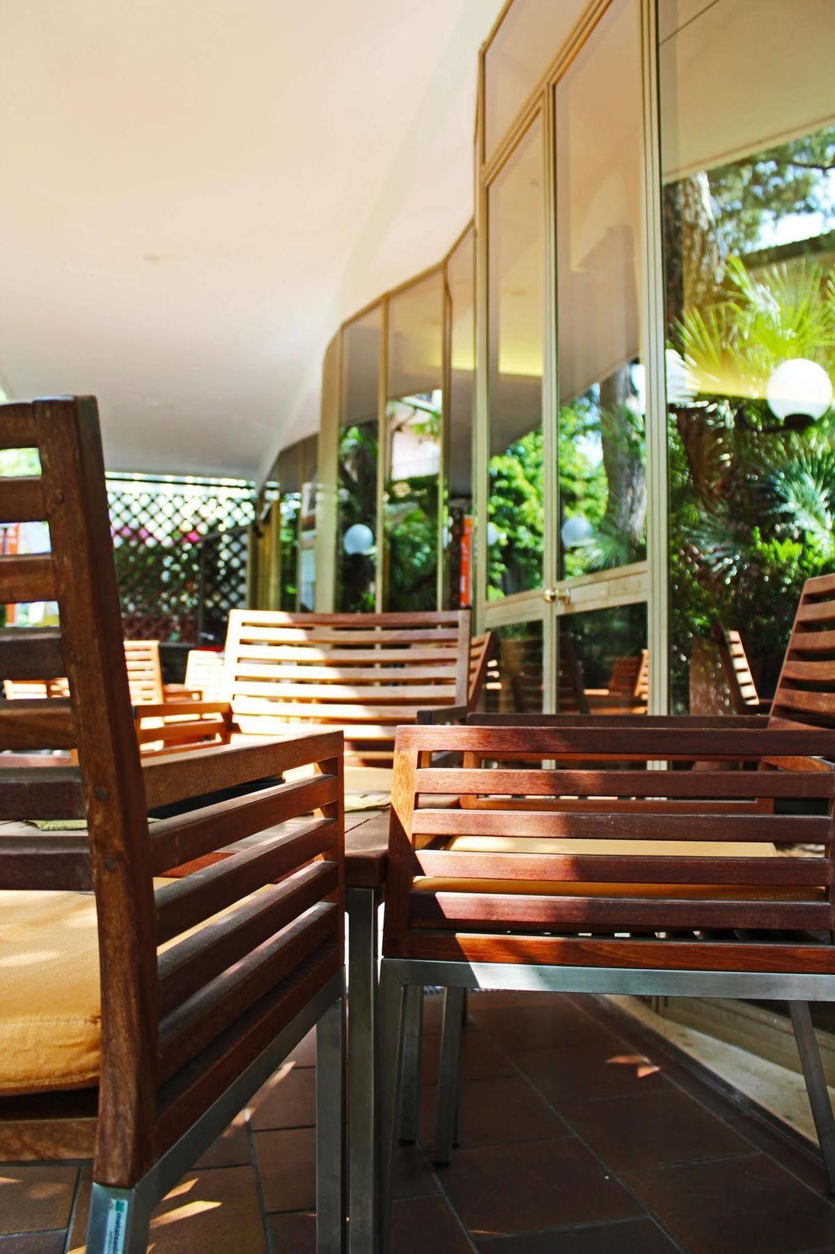 Hotel Saint Tropez Riccione Kültér fotó