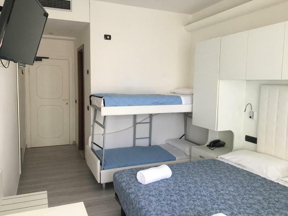 Hotel Saint Tropez Riccione Kültér fotó