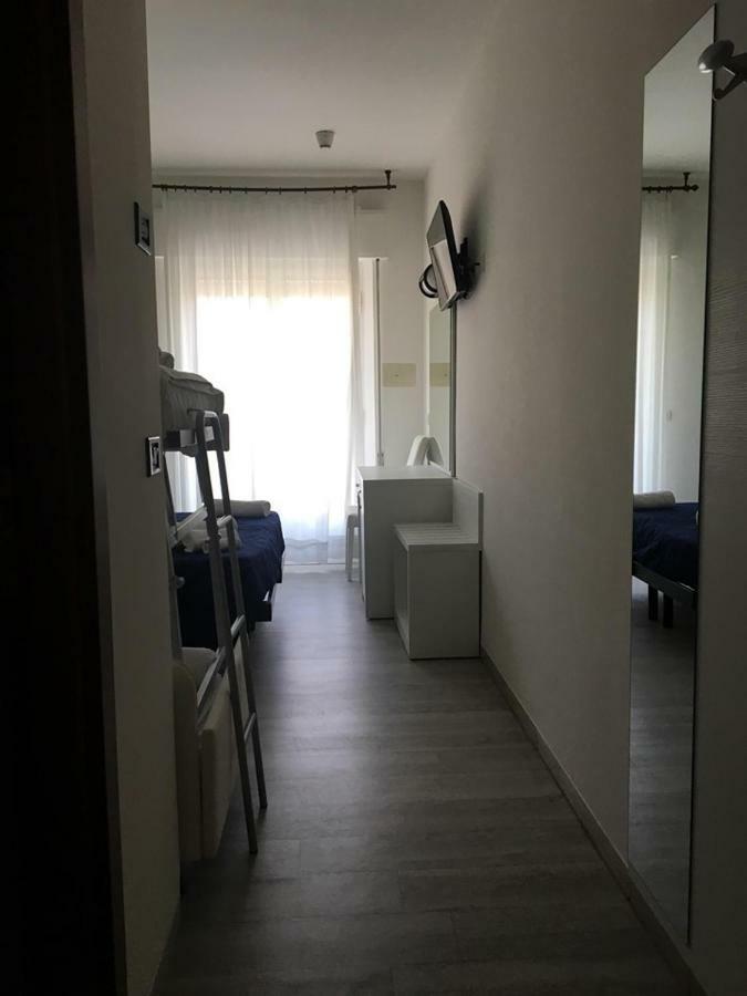 Hotel Saint Tropez Riccione Kültér fotó