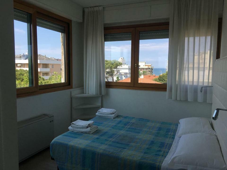 Hotel Saint Tropez Riccione Kültér fotó