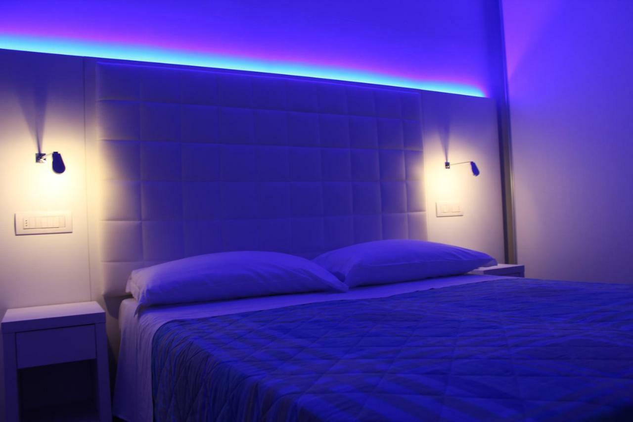 Hotel Saint Tropez Riccione Kültér fotó